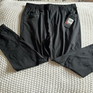 Large Men’s Infinity Studio Pant